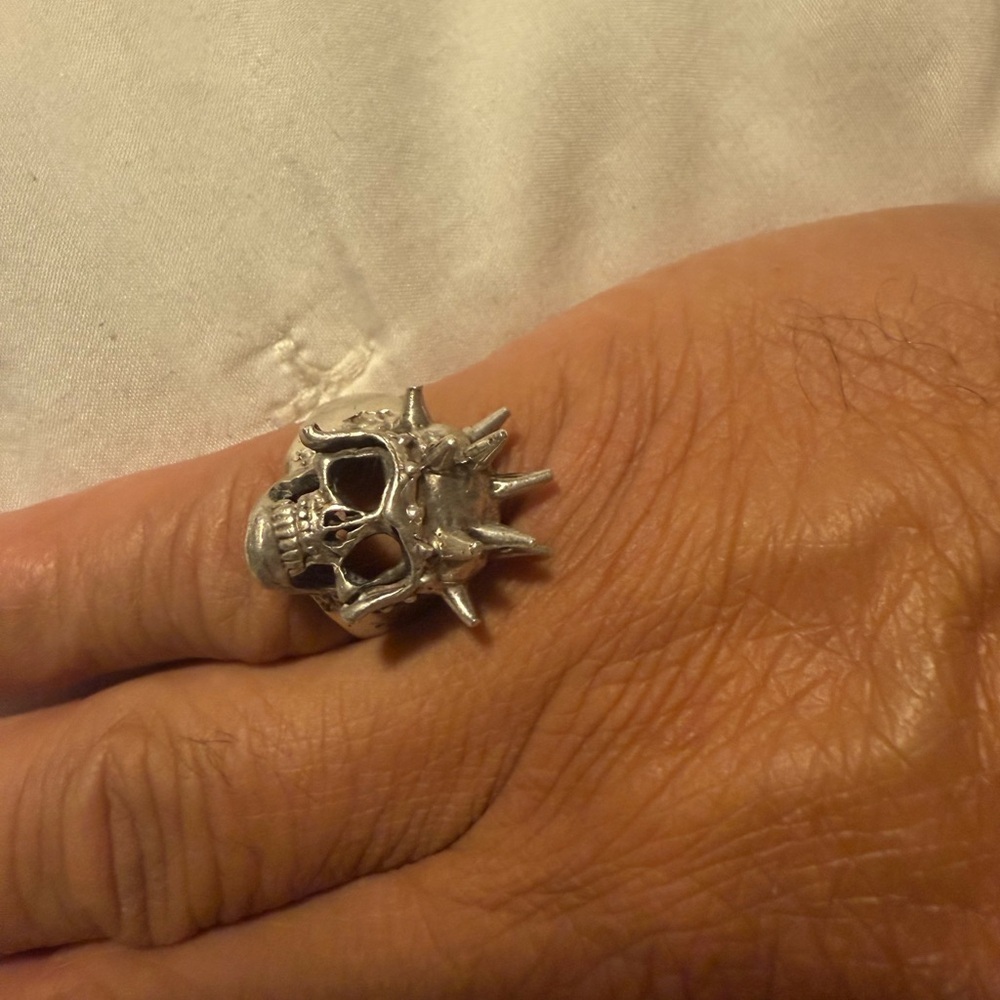Vintage Outlaw Biker Motorcycle Spiked Skull Ring - Picture 5 of 7